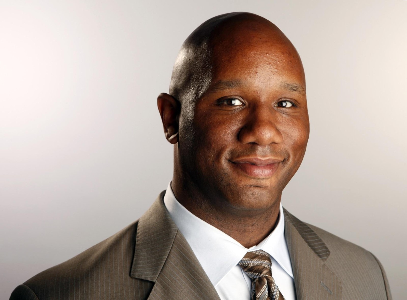 After the death of NFL writer Vaughn McClure, a quest to pay his  generosity, positivity forward