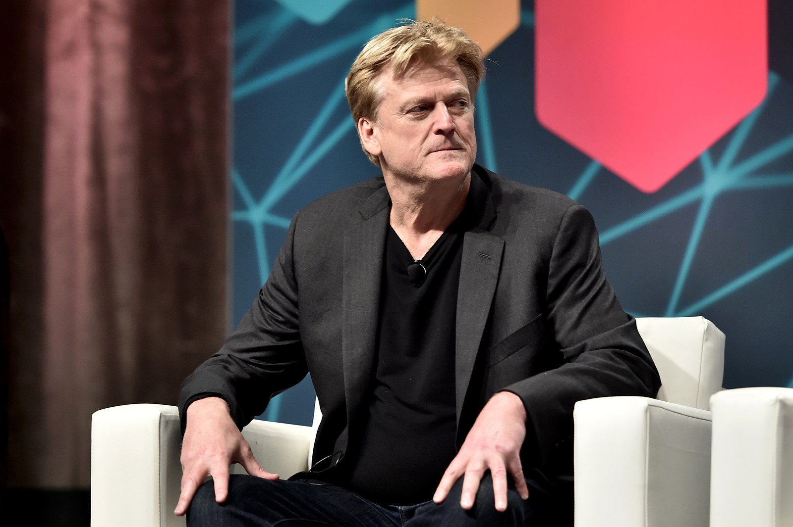 After bizarre twists, Overstock CEO quits
