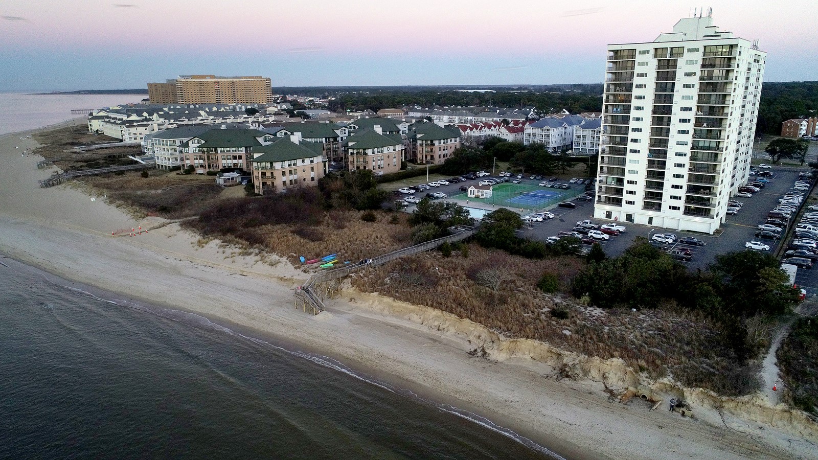 VP_IC_1011575766_1011618561_001-0226_enry-beach-erosion-0226_17.jpg