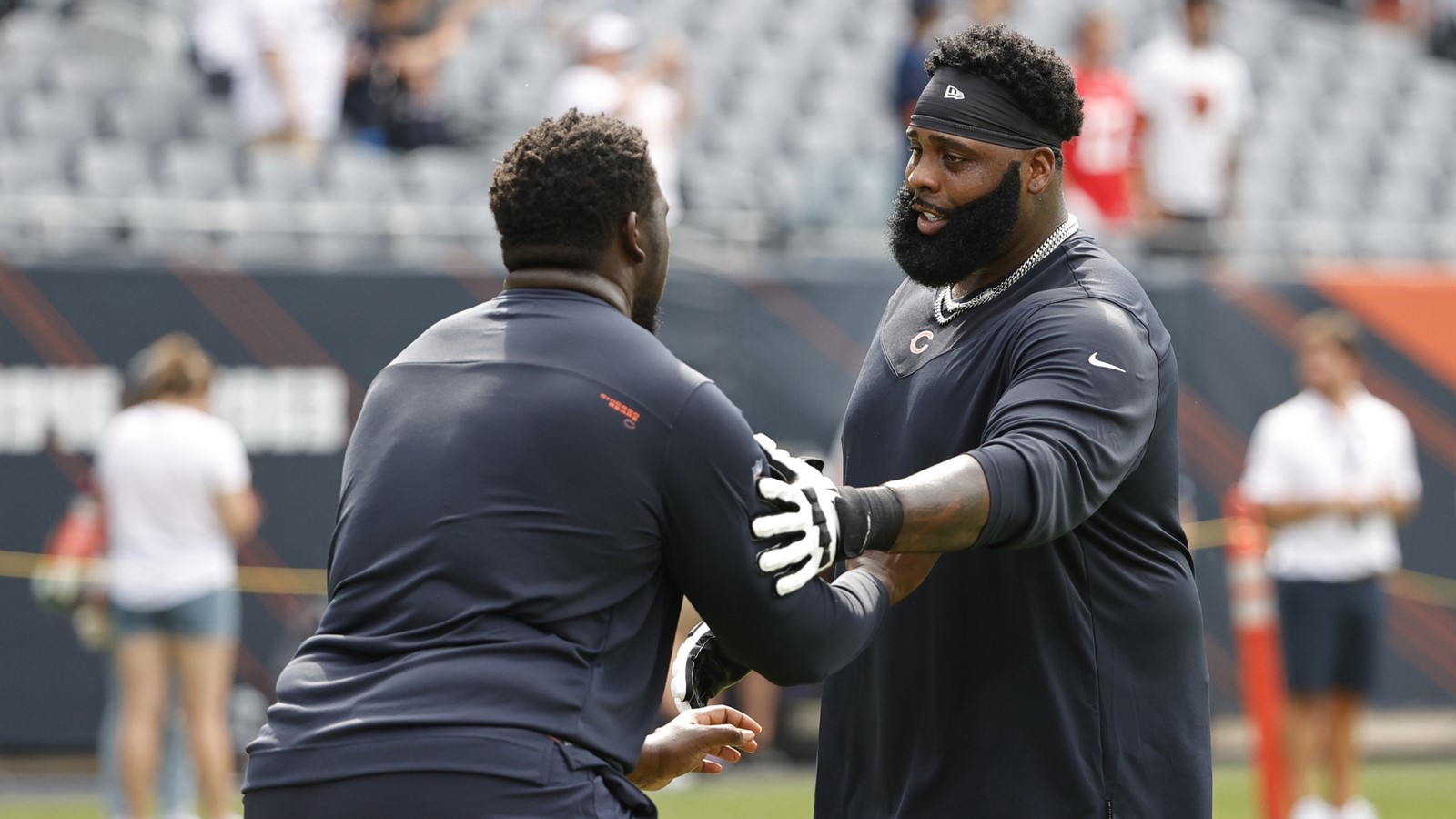 CT_IC_1016869156_1016952067_011-0824_chicago-bears-jason-peters.jpg