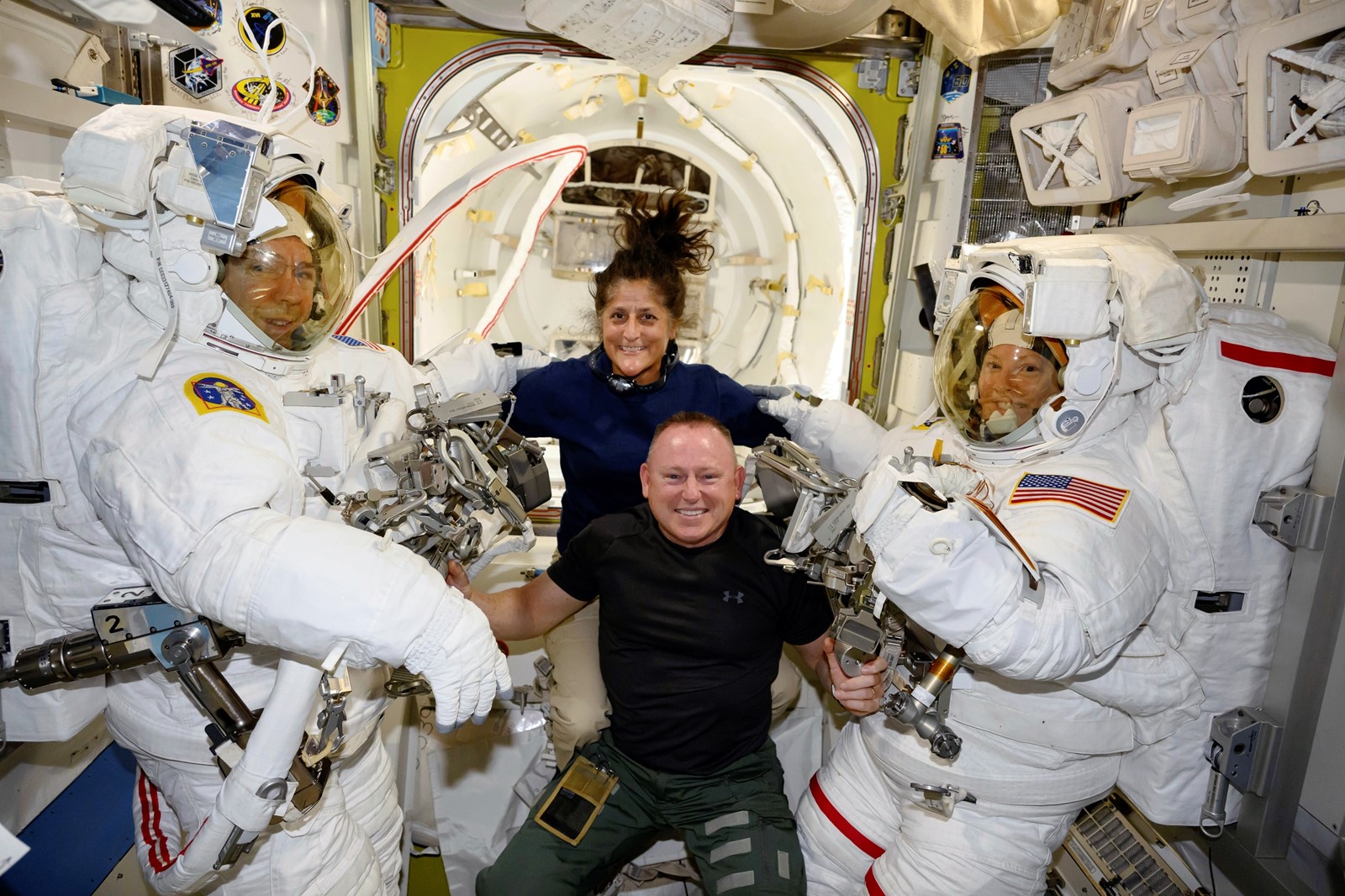 CT_IC_1047372518_1047461823_005-0806_NASA_Astronauts_Personal_Faith_23665--3e891.jpg