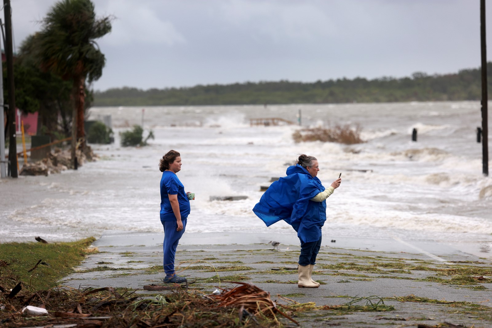 CT_IC_1047372516_1047488615_007-0806_AFP-Getty_Hurricane Debby Heads Towards Floridas Big Bend R(14).jpg