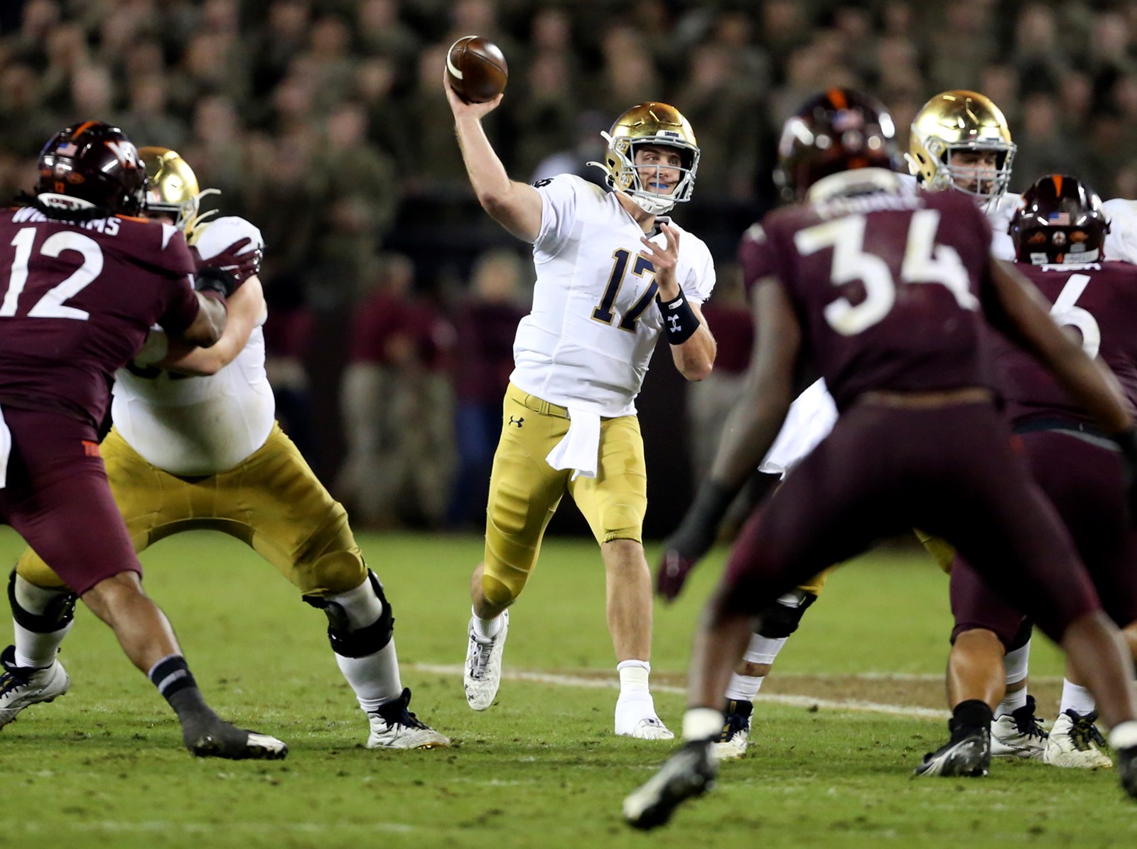 CT_IC_1018697404_1018712407_013-1024_ct-notre-dame-football-usc.jpg