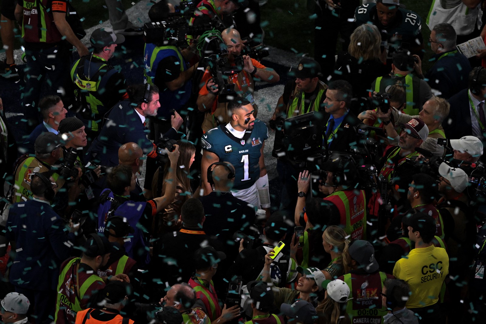 CT_IC_1052841294_1052937721_013-0211_AFP-Getty_TOPSHOT-AMFOOT-SUPERBOWL-CHIEFS-EAGLES#3.jpg
