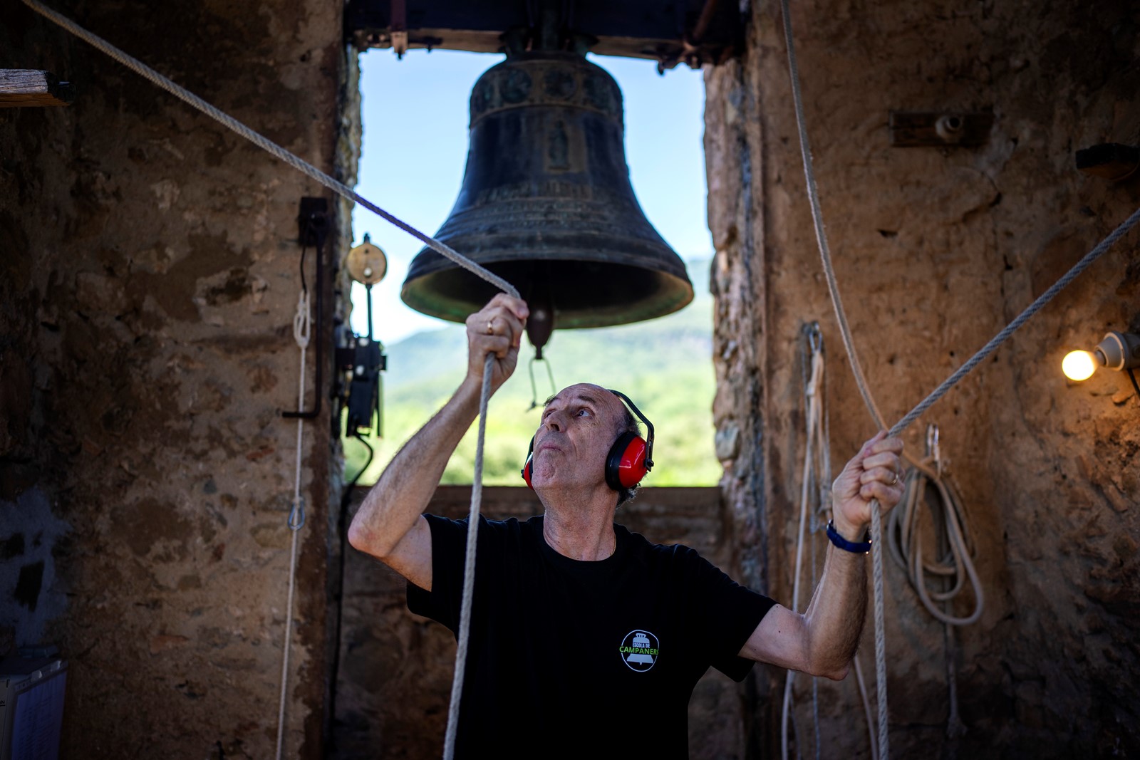 CT_IC_1046661283_1046688291_005-0714_Spain_Church_Bells_52147--7dfa7.jpg
