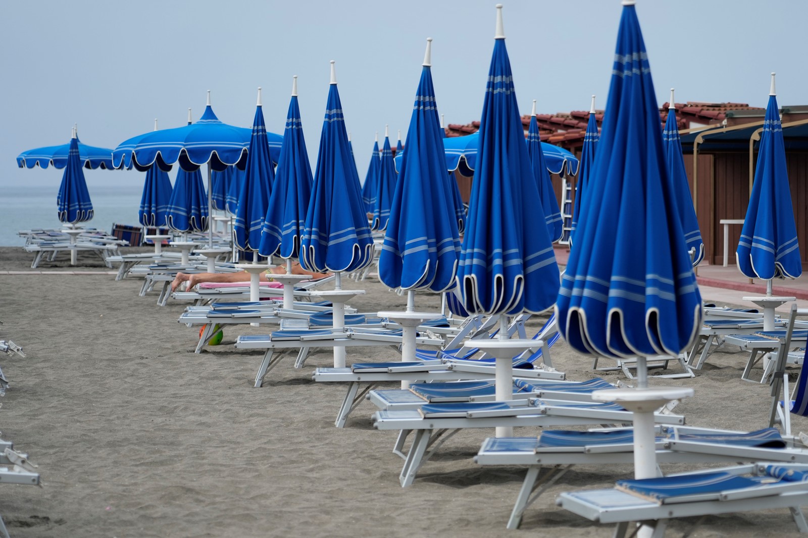 CT_IC_1048053290_1048057549_008-0827_Italy_Beach_Establishment_11628--e3829.jpg