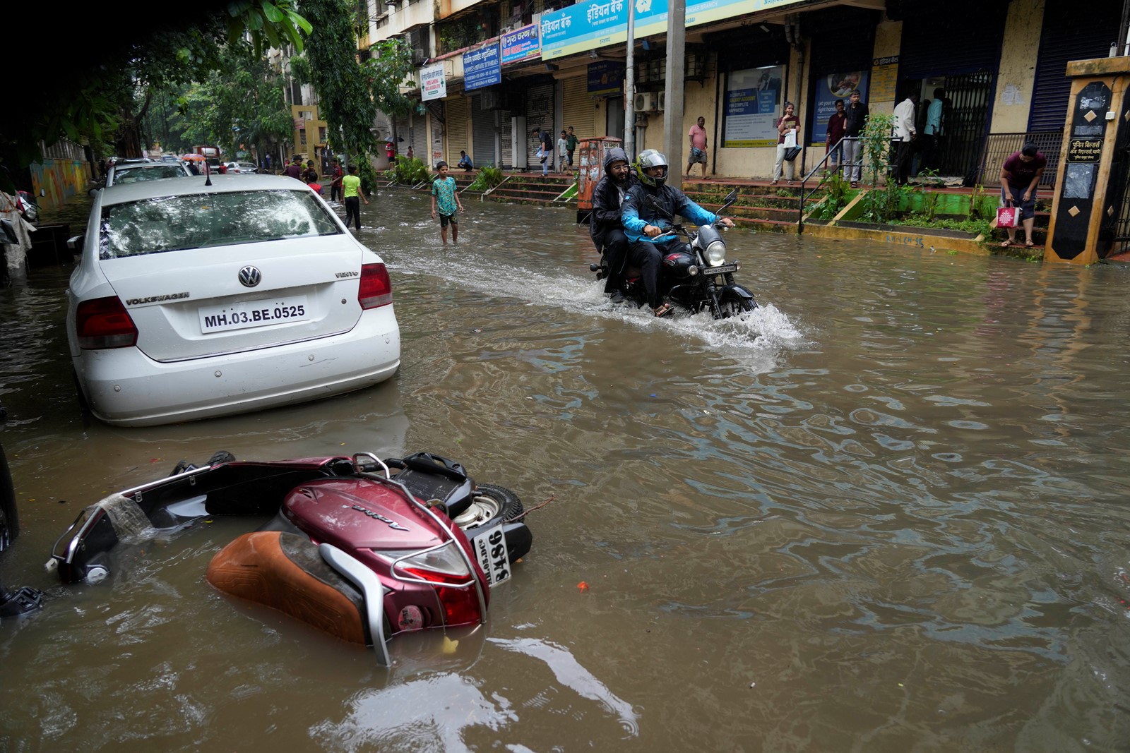 CT_IC_1046502819_1046581415_007-0709_India_Monsoon_Weather_52688--92371.jpg