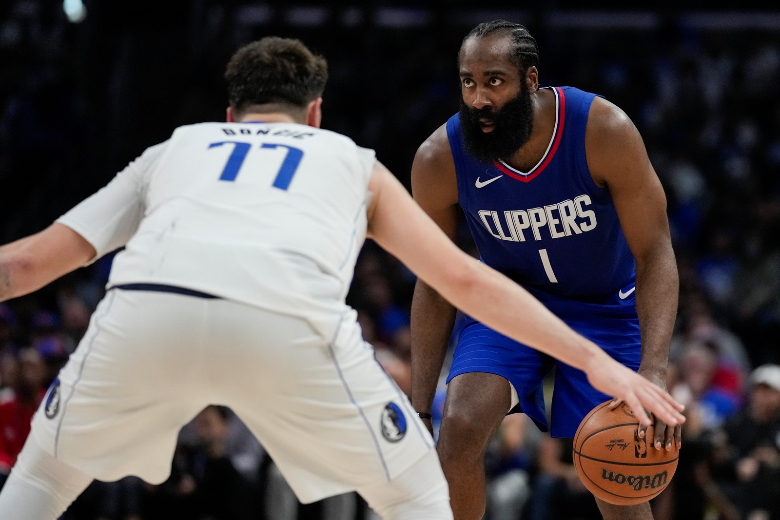 CT_IC_1044279571_1044328126_012-0422_Mavericks_Clippers_Basketball_07495--11196.jpg