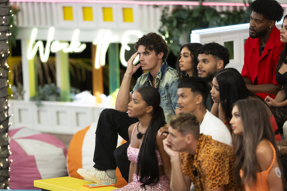CT_IC_1057719940_1057691267_007-0717_0714_NWS_DPS-Z-love-island-cast-01.jpg