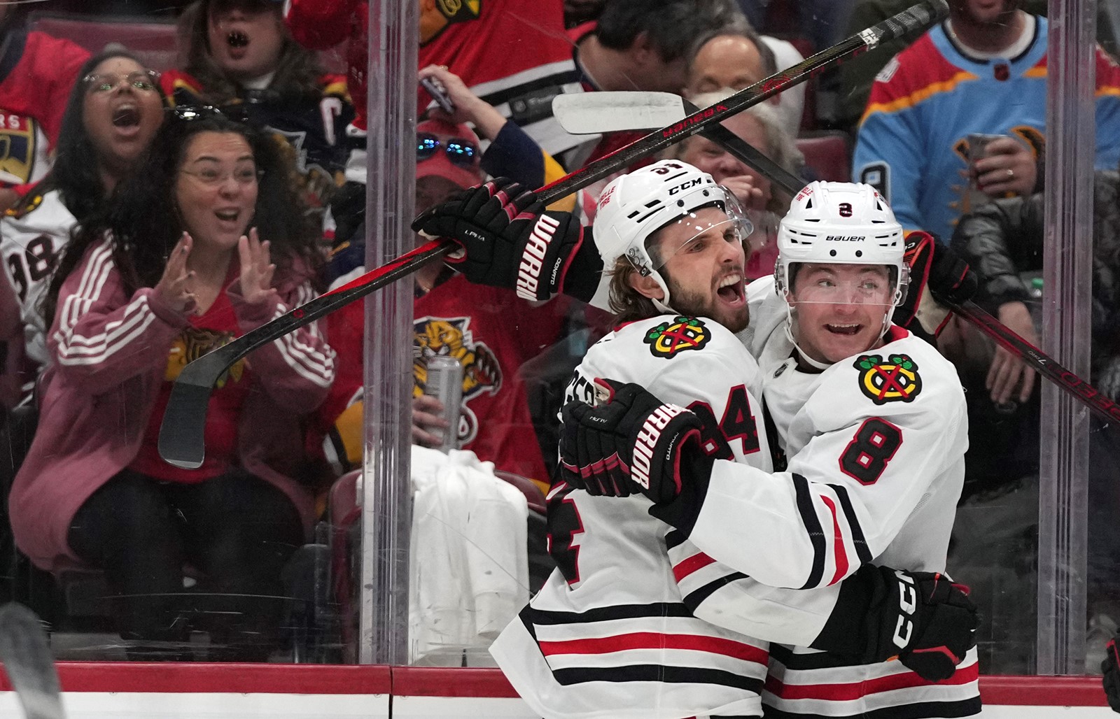 CT_IC_1052712800_1052722553_015-0205_CTC-Z-Blackhawks-Panthers-Hockey_218762594.jpg