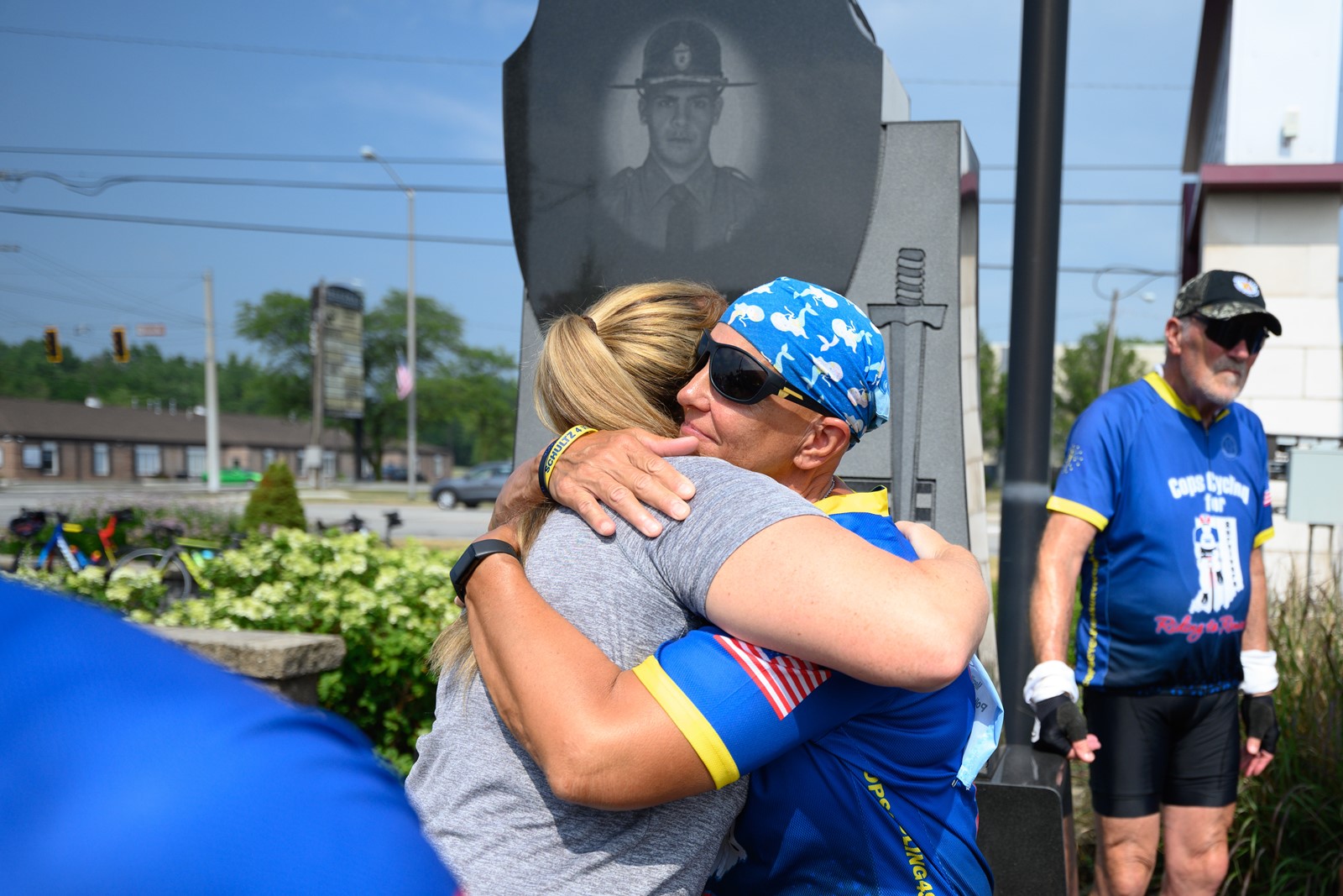 CT_IC_1057570984_1057581757_002-0712_PTB-L-COPS-CYCLING-0709-1.jpg