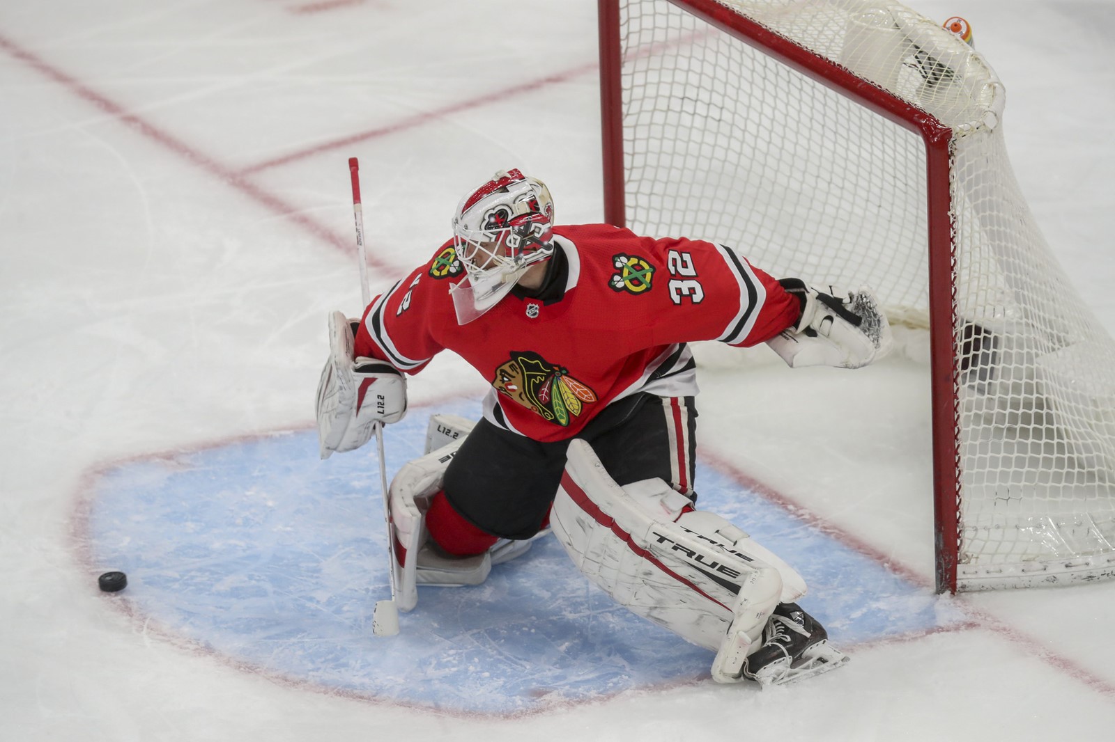 CT_IC_1018697403_1018710266_014-1023_-blackhawks-kevin-lankinen.jpg