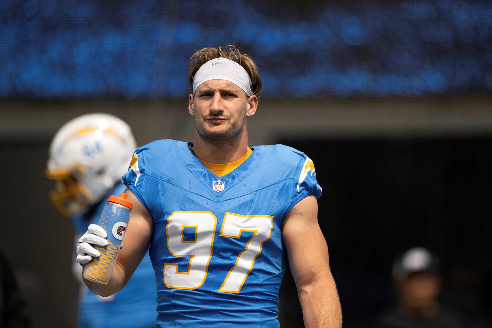 CT_IC_1053631706_1053667011_016-0307_CHARGERS-BOSA_14198--b685f#1.jpg