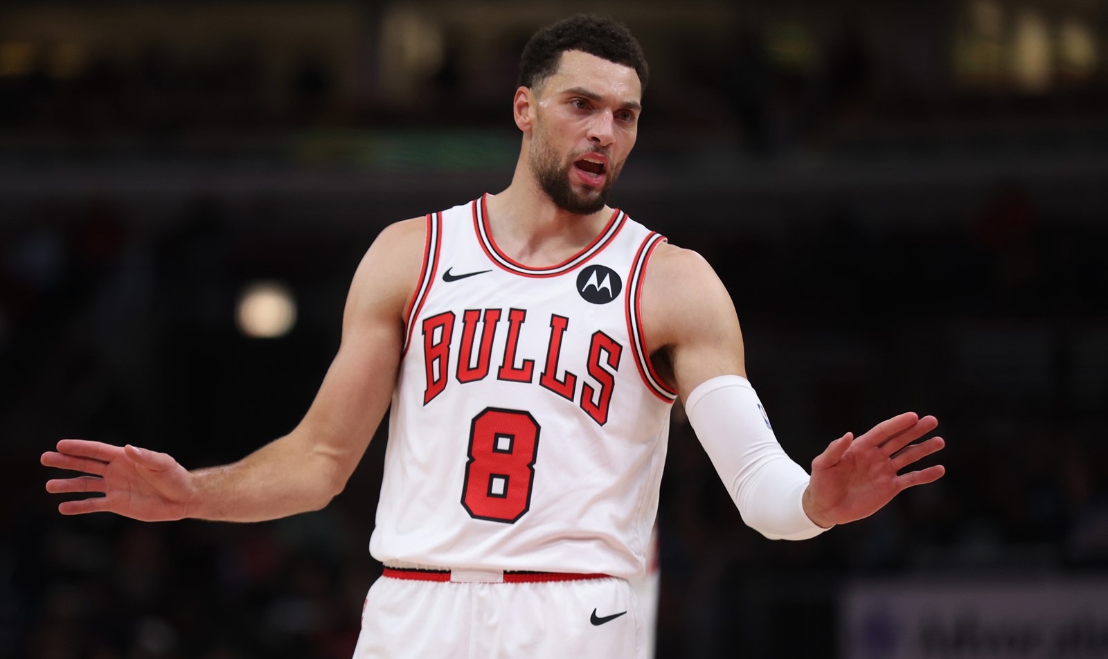 CT_IC_1040105951_1040121308_016-1117_zach-lavine-trade-rumors_3.jpg