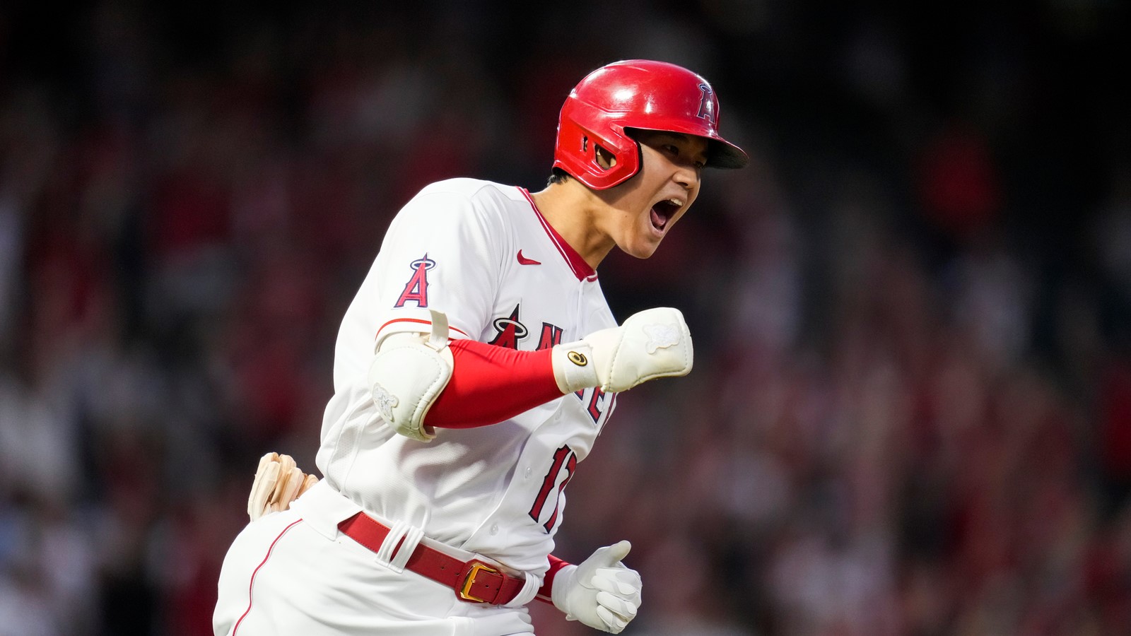 CT_IC_1015465467_1015527804_015-0711_-shohei-ohtani-rob-manfred.jpg