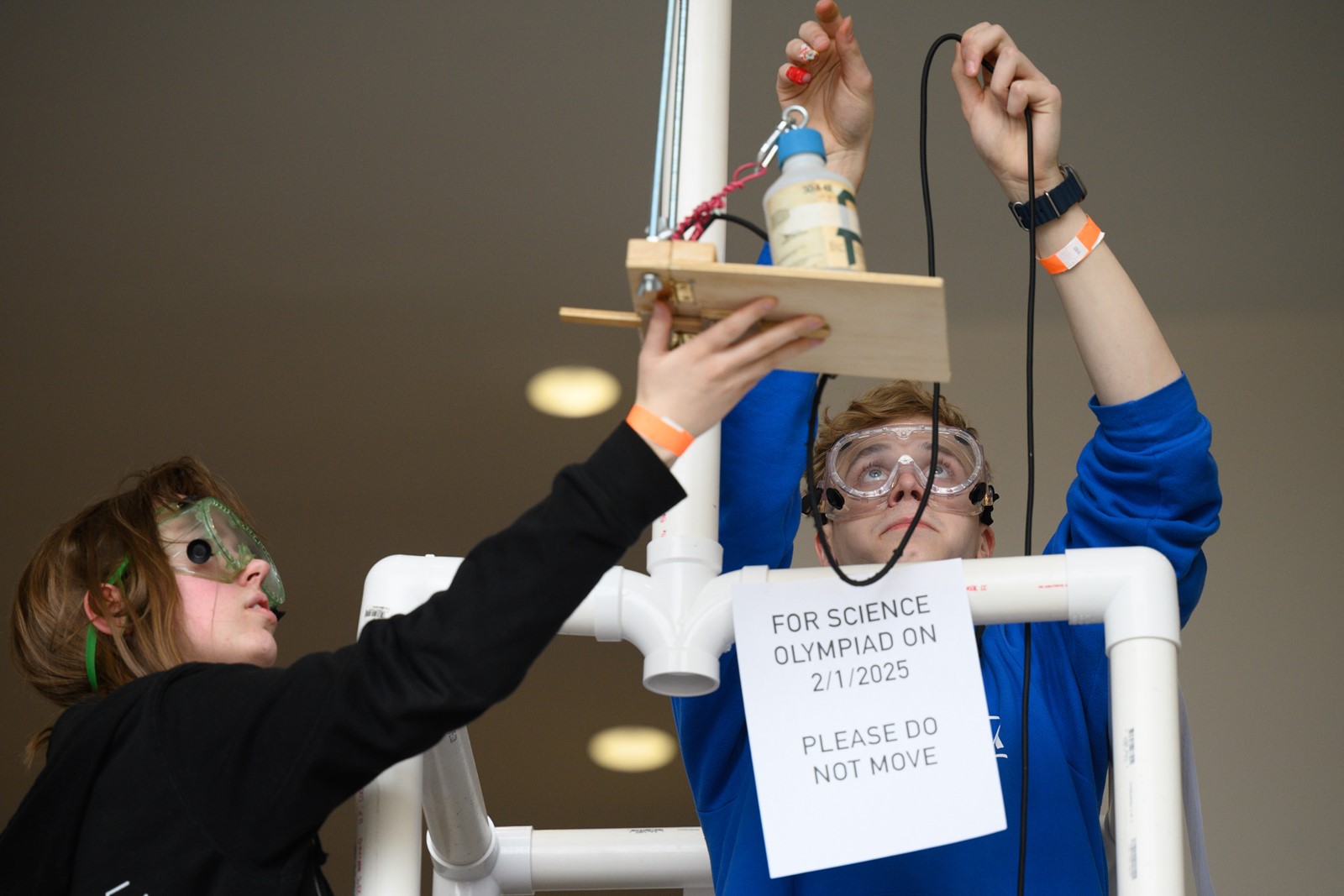 CT_IC_1052626570_1052709771_003-0204_PTB-L-SCI-OLY-0201-9.jpg