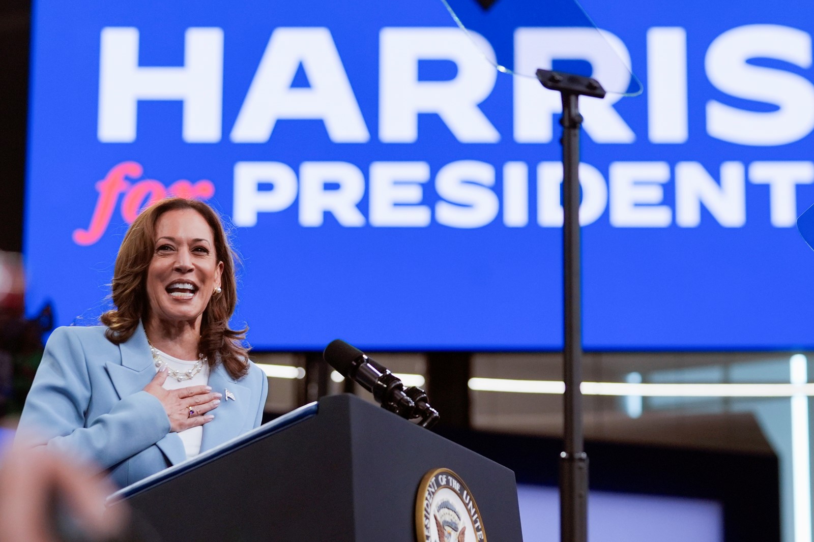CT_IC_1047326794_1047415492_004-0804_Election_2024_Harris_77504--24e7b.jpg