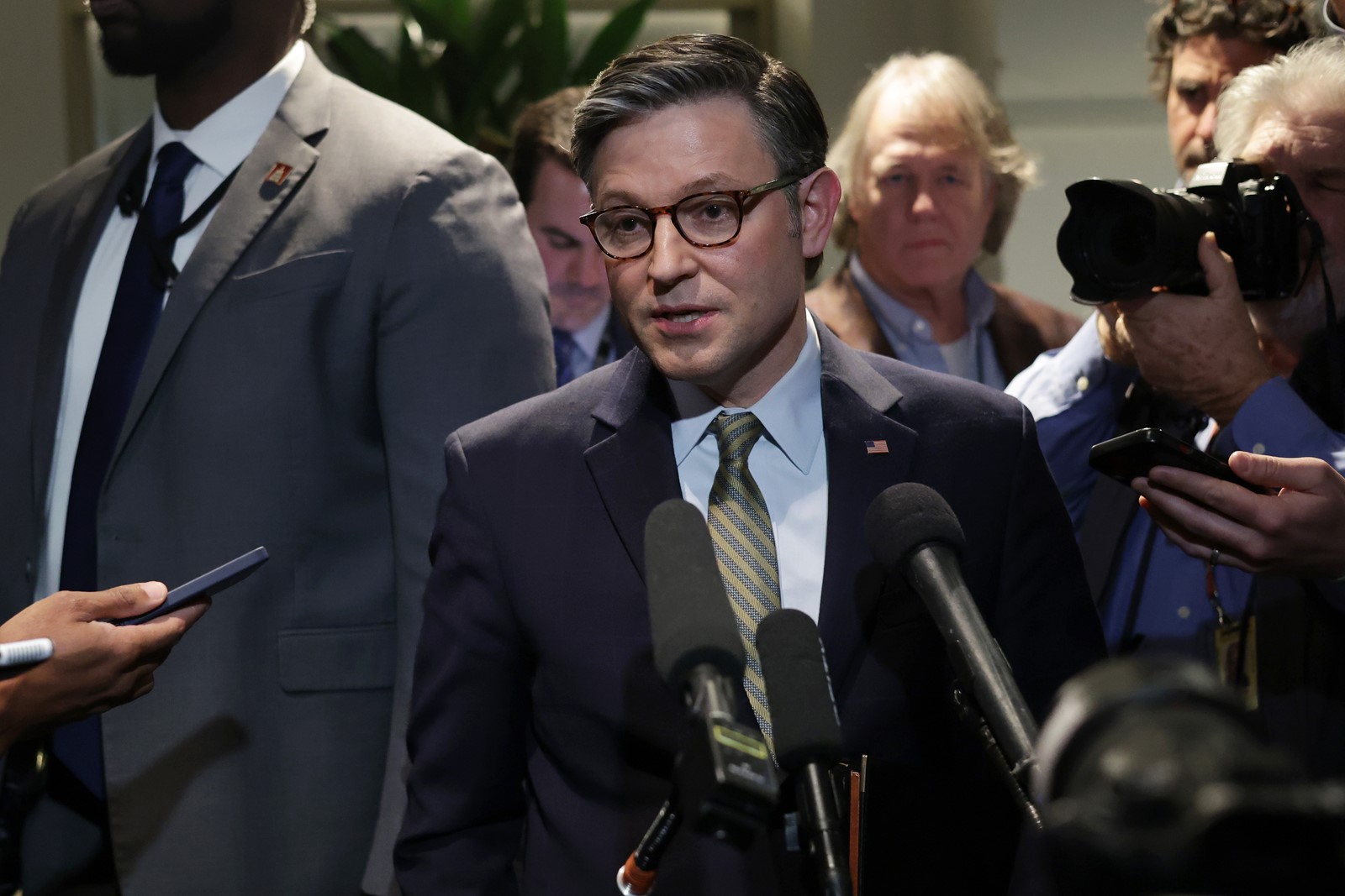 CT_IC_1051470585_1051501303_004-1222_AFP-Getty_House Works To Pass Spending Bill To Avert Governm#6.jpg