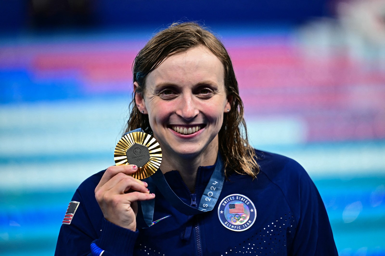 CT_IC_1047326781_1047423214_016-0804_AFP-Getty_SWIMMING-OLY-PARIS-2024-MEDALS(5)#9.jpg