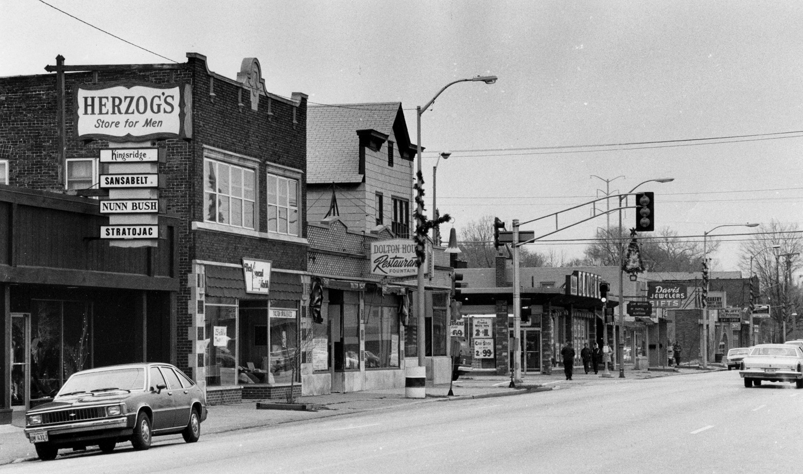 CT_IC_1057690296_1057717216_001-0716_STA-L-downtown-dolton-1984.jpg
