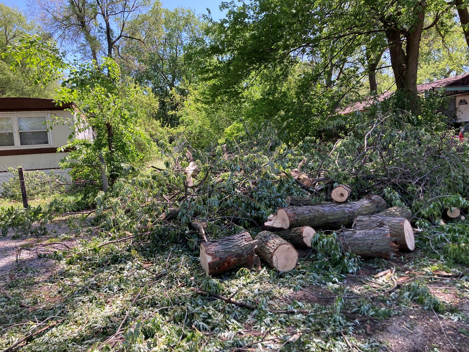 CT_IC_1055786023_1055842703_003-0518_STA-L-storm-damage-harvey-01.jpg