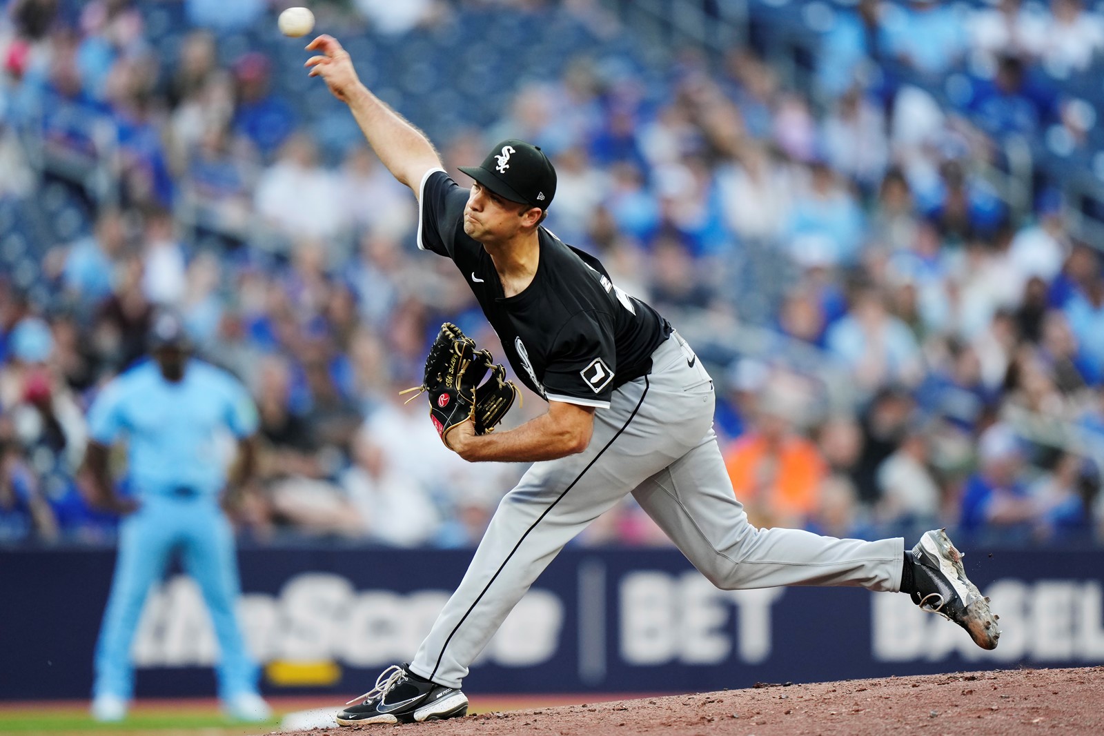 CT_IC_1045236733_1045253112_015-0524_CTC-Z-White-Sox-Blue-Jays-Baseball_192890088#1.jpg