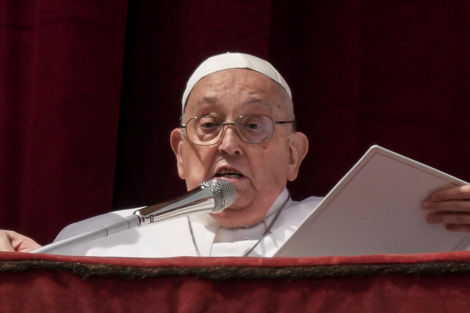 CT_IC_1055105043_1055178051_004-0427_Vatican_Easter_65399--3af28#1.jpg