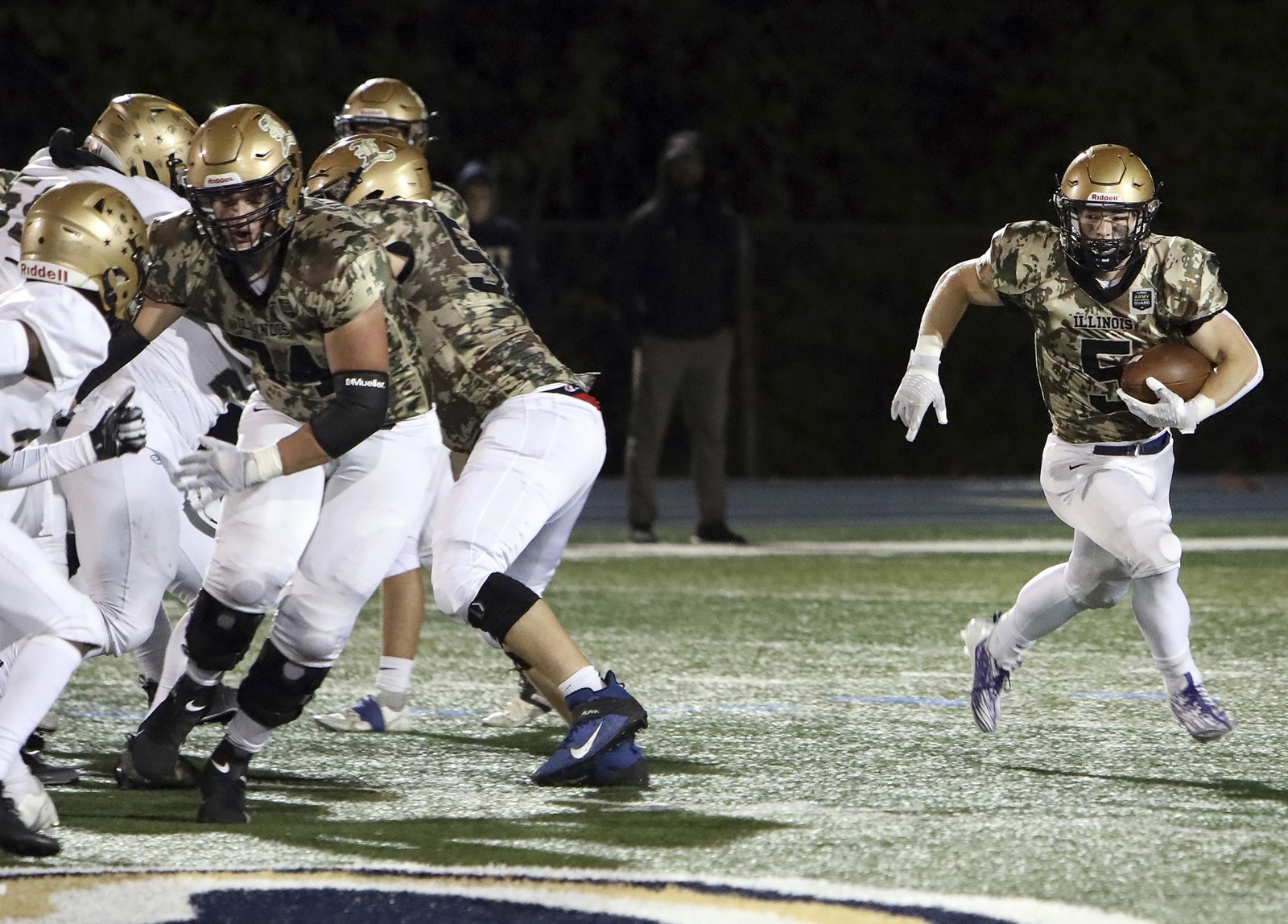 CT_IC_1028476643_1028496217_019-1009_-fbl-rchrds-lmnt-st-1009_2.jpg