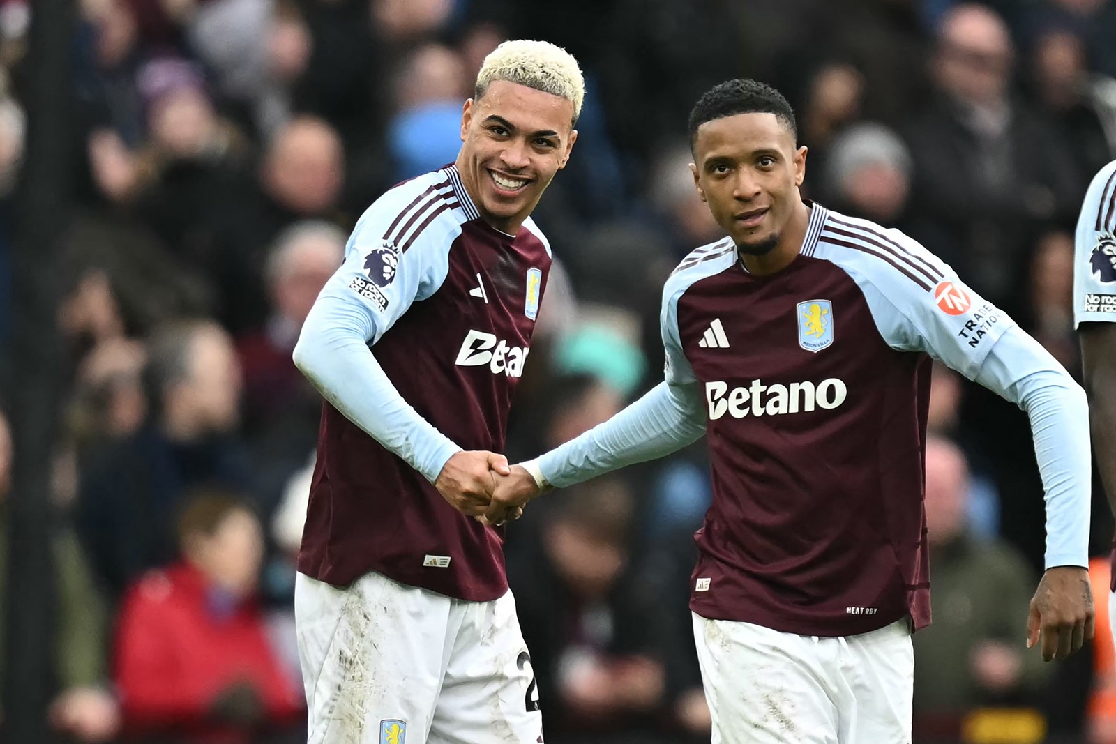 CT_IC_1051468502_1051520104_018-1222_AFP-Getty_FBL-ENG-PR-ASTON VILLA-MAN CITY#23.jpg