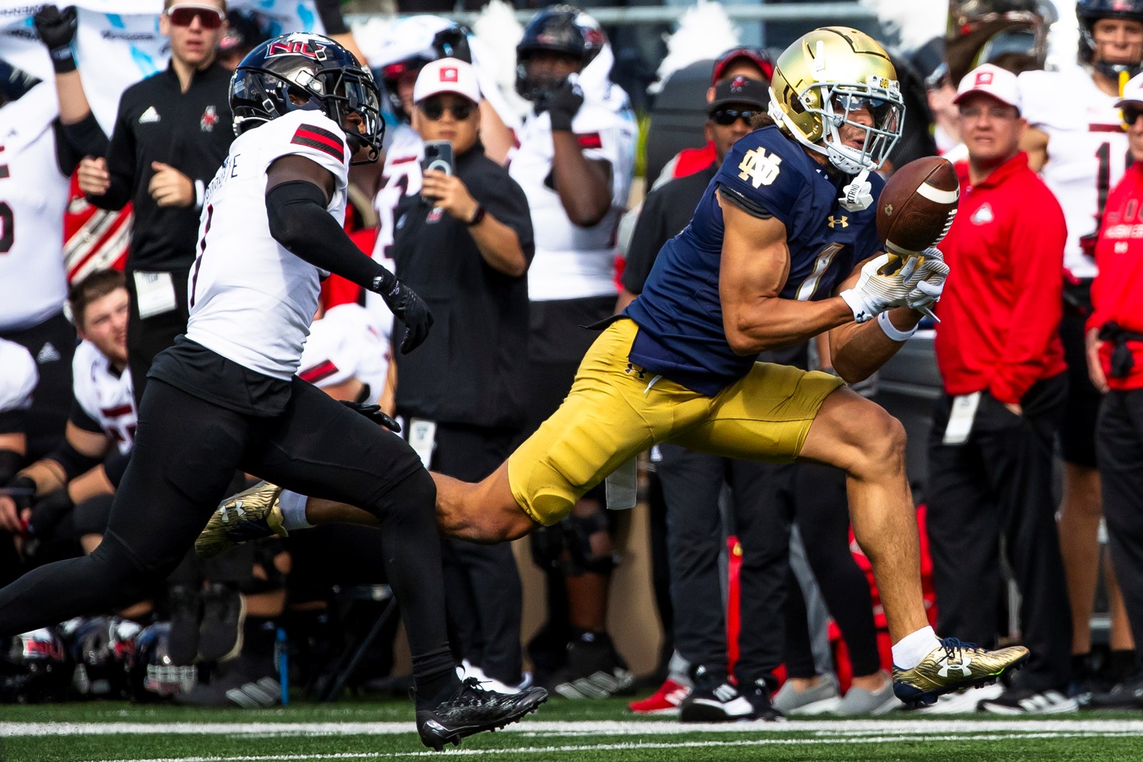 CT_IC_1048445499_1048503154_011-0909_Northern_Illinois_Notre_Dame_Football_53388--1890d.jpg