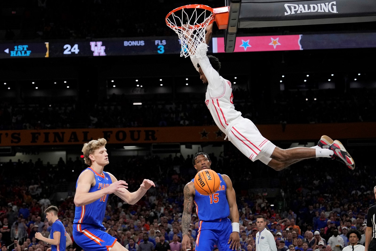 EE_IC_1053744371_1054620558_004-0408_NCAA_Florida_Houston_Basketball_49352--510f5.jpg