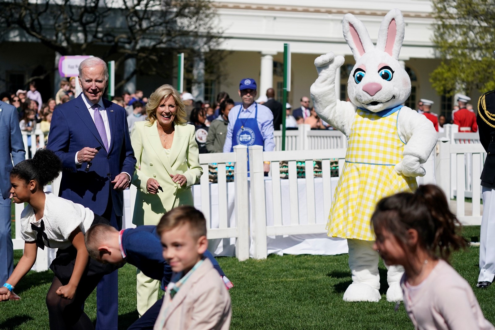 Biden_Egg_Roll_98116--5ebf2_1061343355.jpg