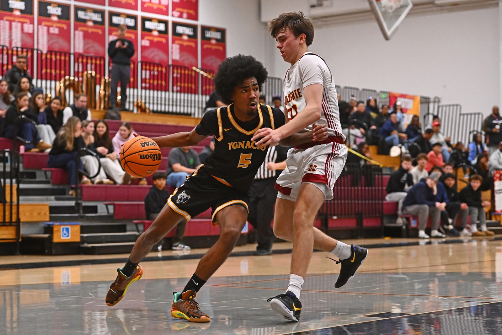 BNG-L-YVHOOPS-0131-03_1089268406.jpg