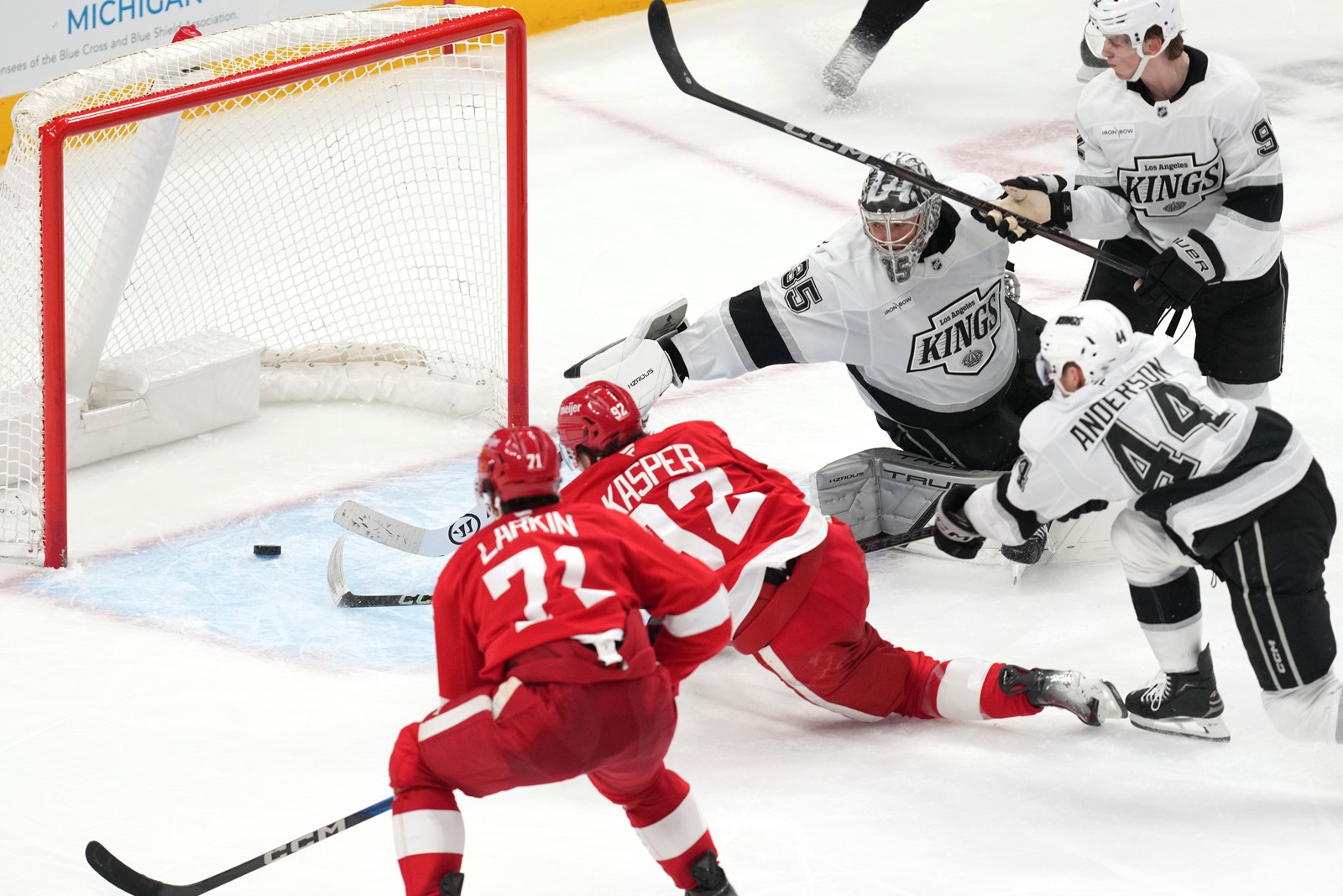 Kings_Red_Wings_Hockey_82697--4593a_1089134356.jpg