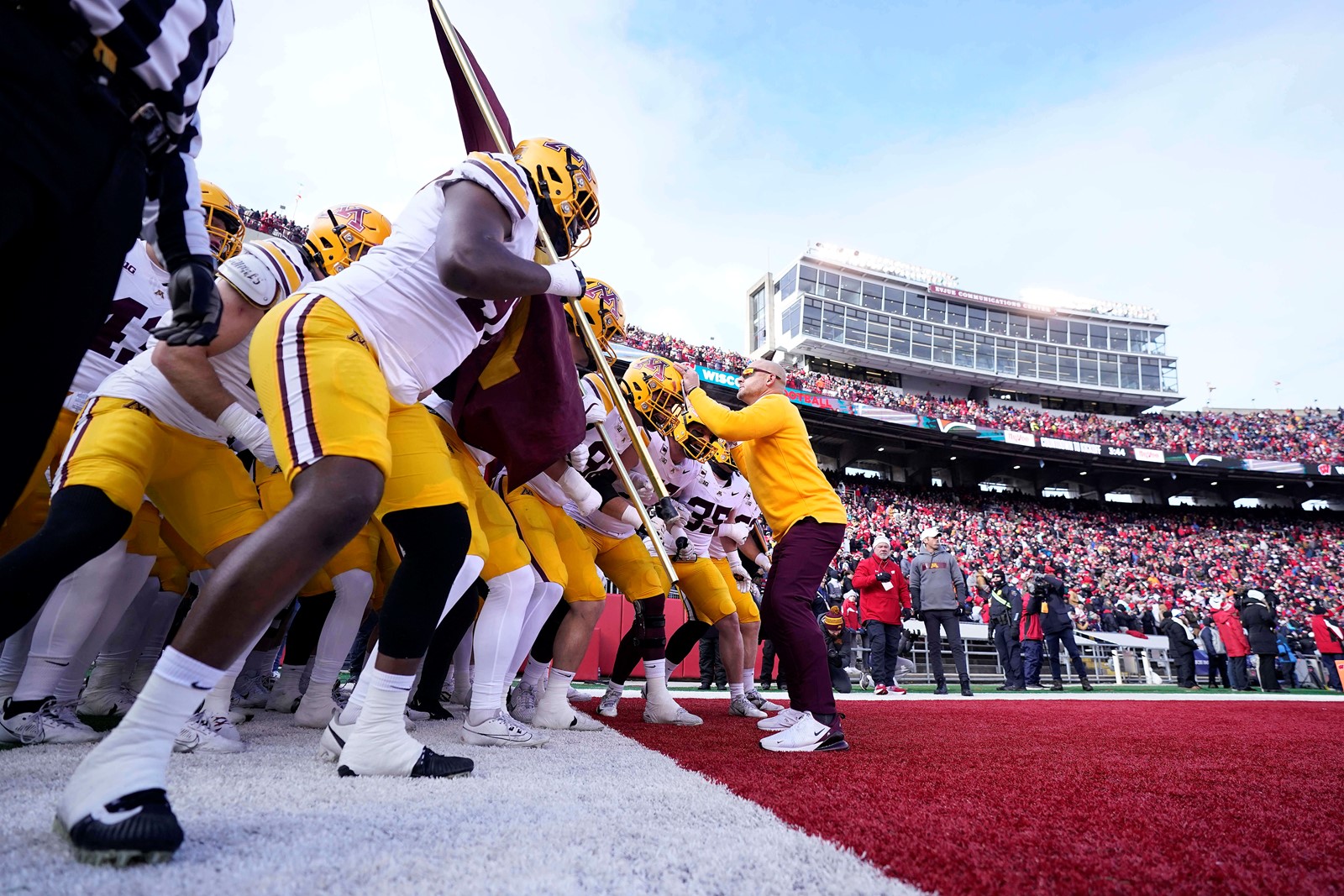 1207_NWS_STP-Z-Minnesota-Wisconsin-Football_215564344_1087365111.jpg