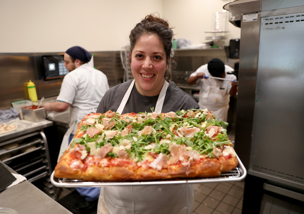 0323_NWS_SJM-L-PIZZERIA-0402-01_1060763746.jpg