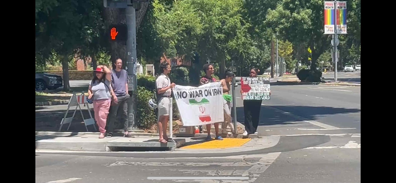 STANDANTIWAR-01-01_1094582847.jpg