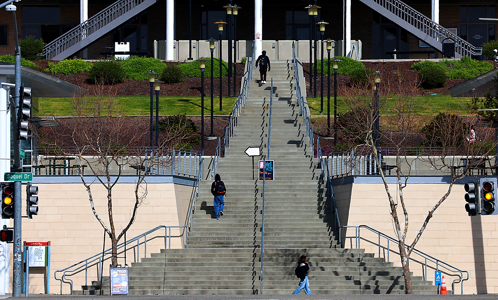 0711_NWS_STC-L-CABSTAIRS-0712_1095231698.jpg