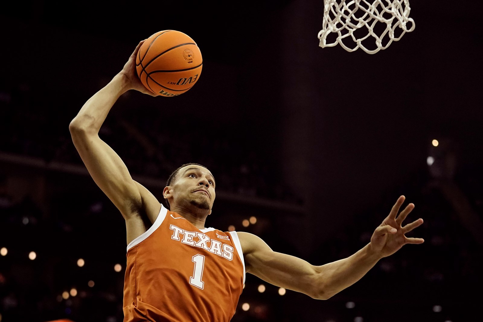 B12_Texas_Kansas_Basketball_55296--c7ba3#1_1060423452.jpg