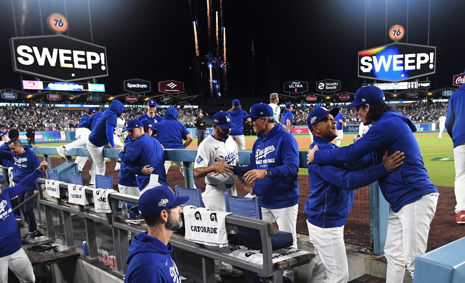 1017_NWS_LDN-L-DODGERS-1017-KB69_1098859834.jpg