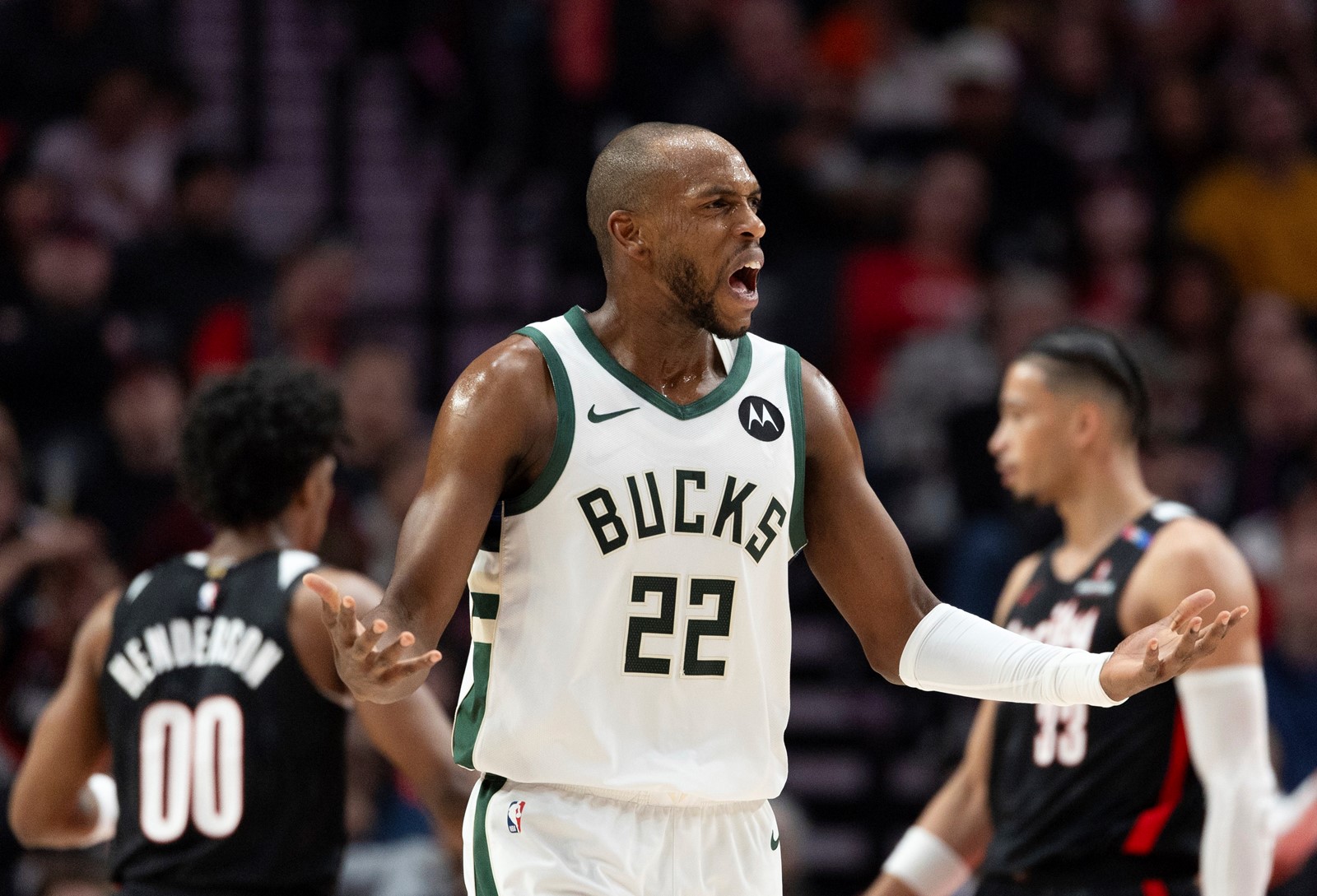 Bucks_Trail_Blazers_Basketball_88693--8e4a0_1089464935.jpg