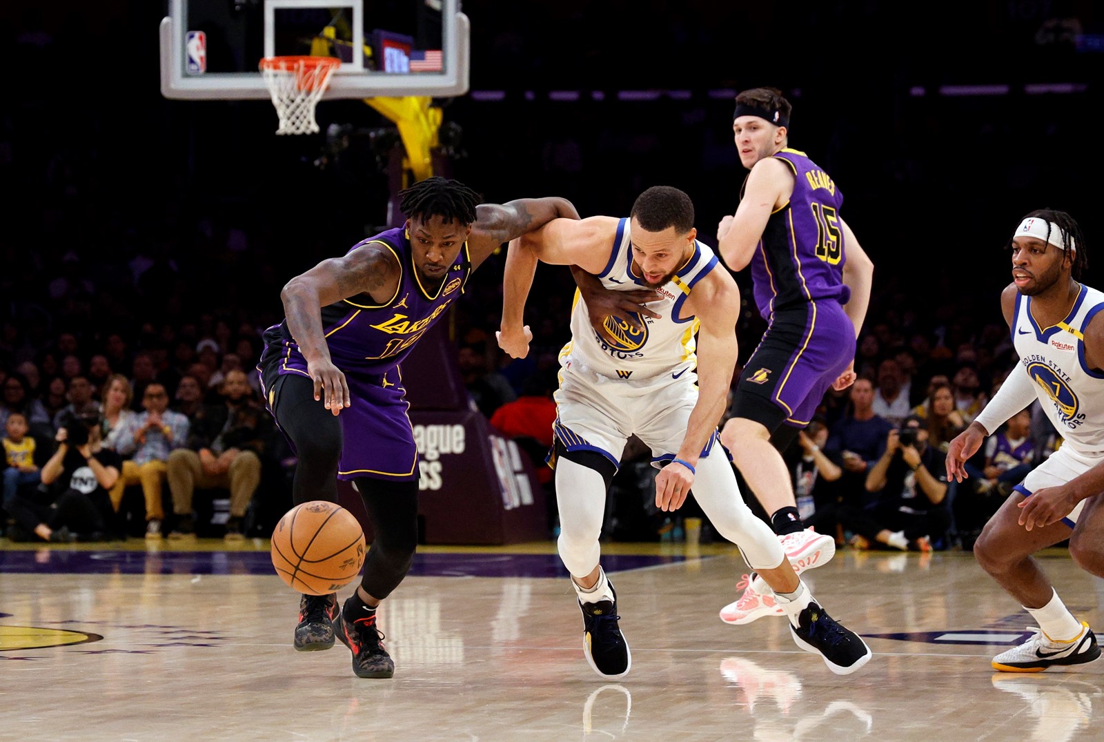 Warriors_Lakers_Basketball_17049--9ac9b_1089512204.jpg