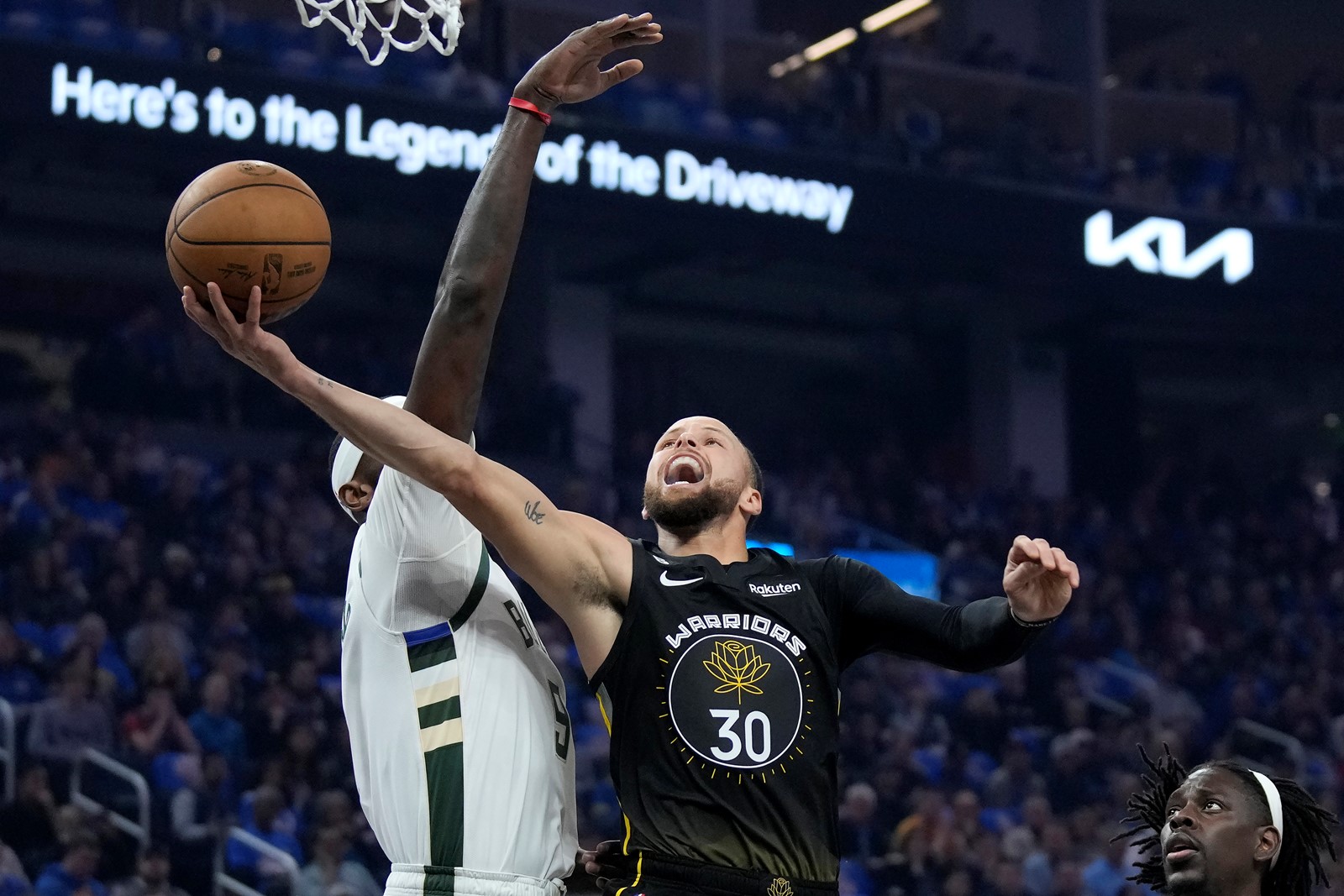 Bucks_Warriors_Basketball_77127--e0703_1060424292.jpg