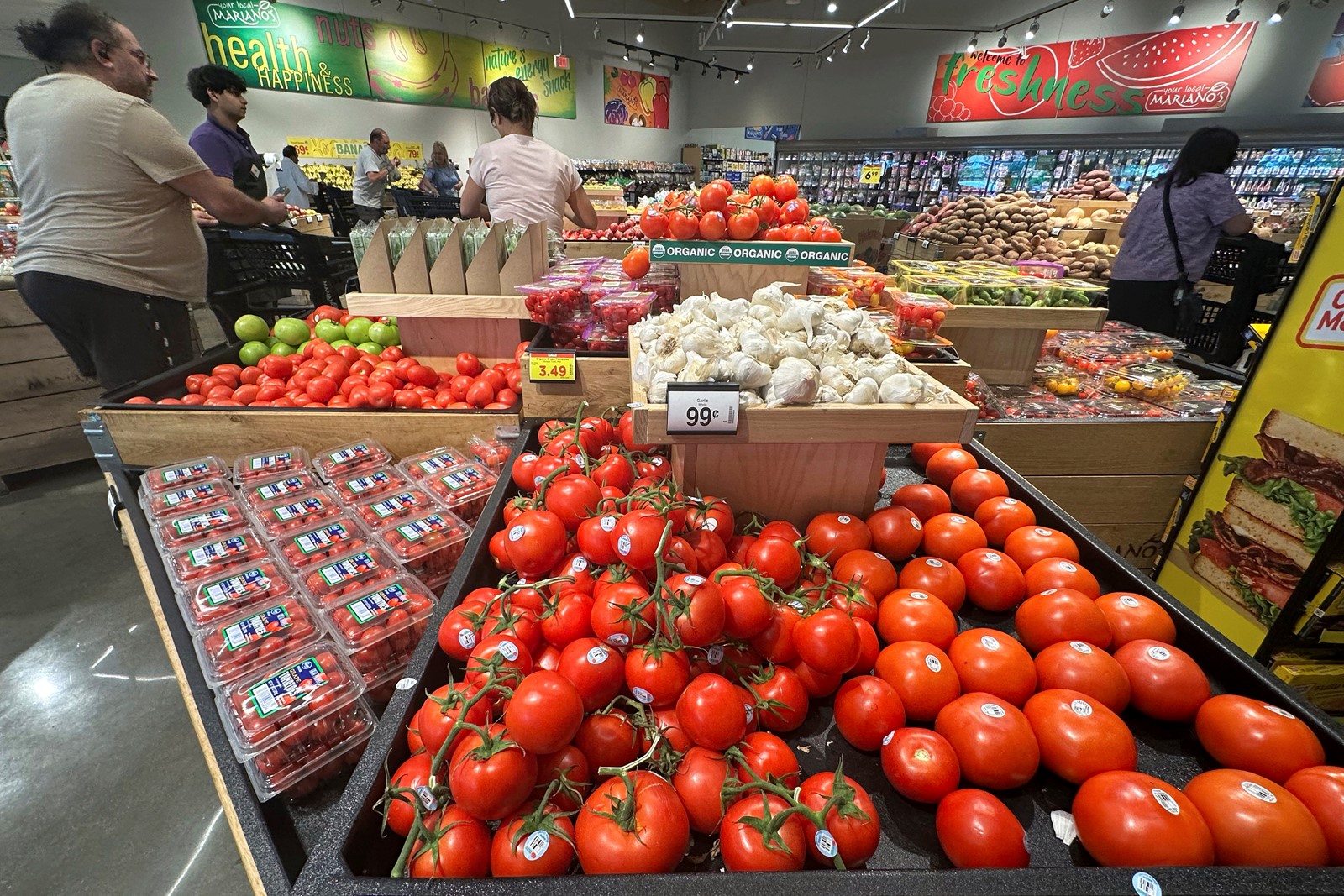 Tariffs,_Grocery_Shopping,_Inflation_35930--82109_1095423453.jpg