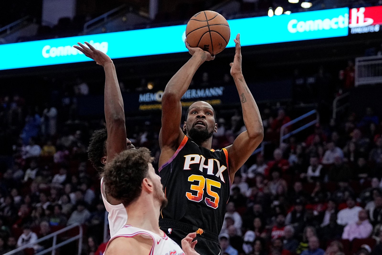 Suns_Rockets_Basketball_38211--77ce9#2_1073127291.jpg