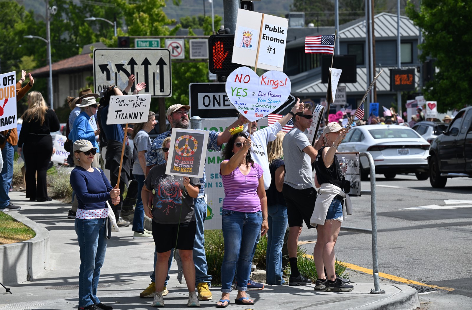 MIJ-L-PROTESTS-0406-12_1095321925.jpg