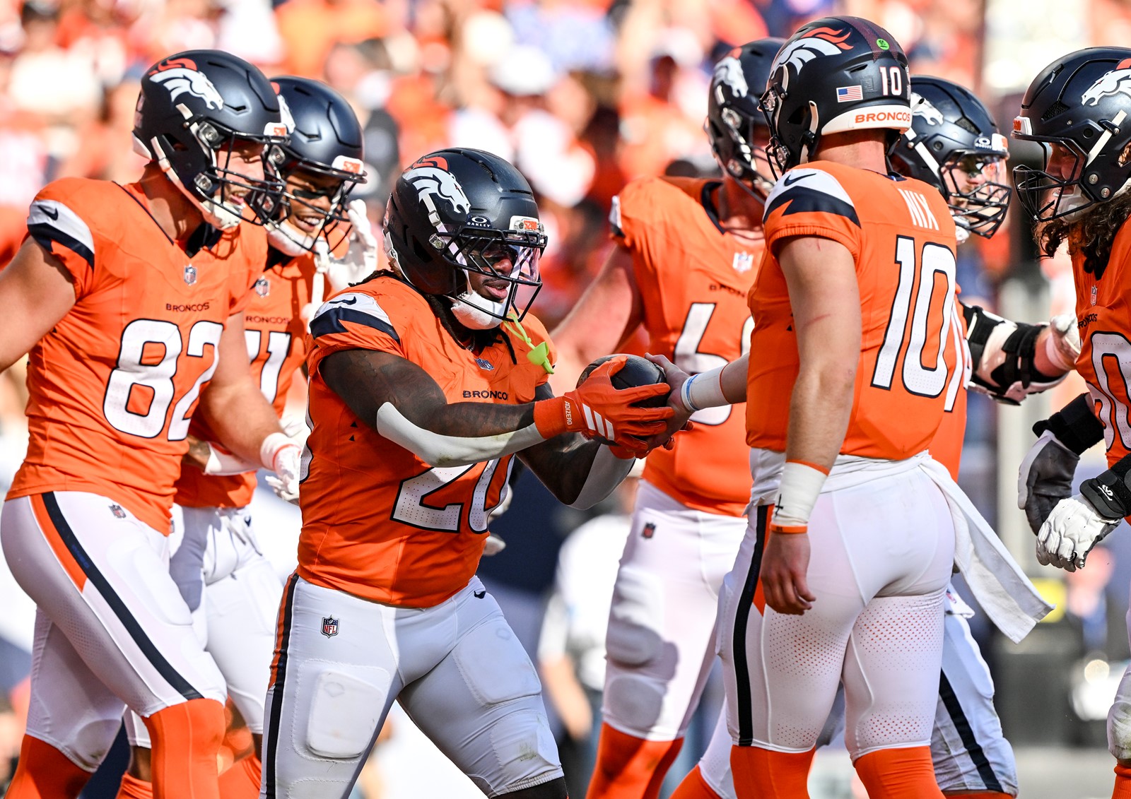 TDP-L-BRONCOS-JAGUARSAO2_5702x_1111242667.jpg