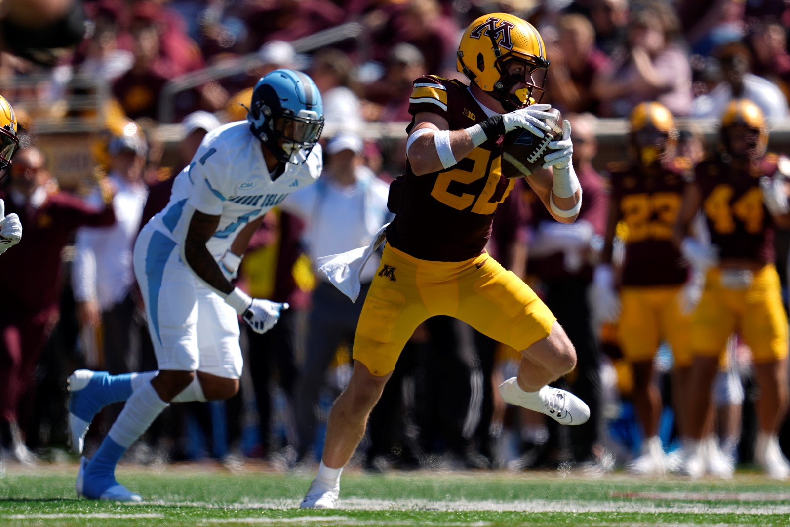 Rhode_Island_Minnesota_Football_79599--1d527#1_1083594363.jpg