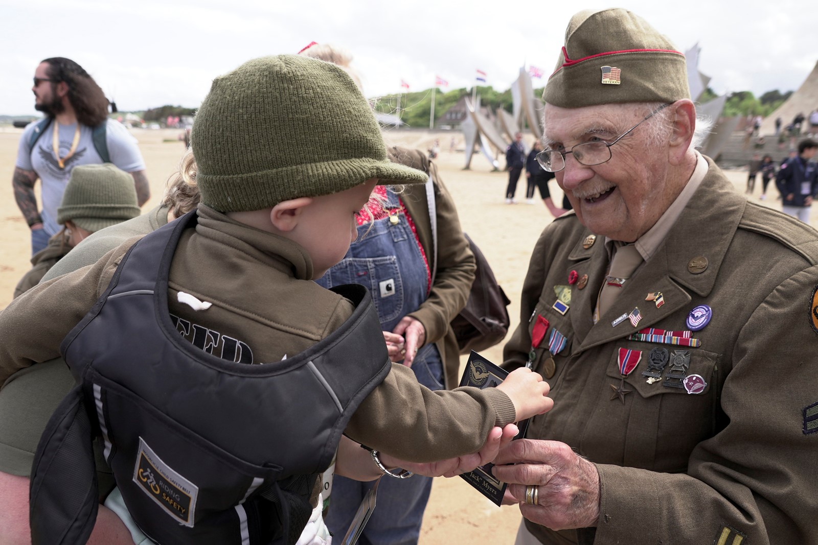 D-Day_Veterans_Return_25853--76582_1093919045.jpg