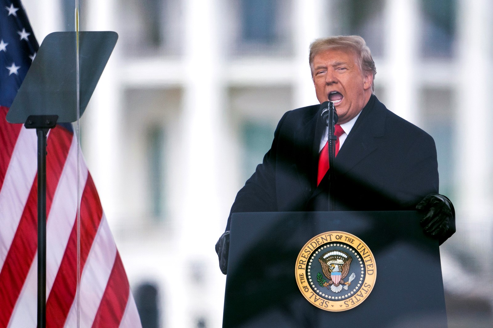 SJM-Z-TRUMPCOURT-0213-2_1074949947.jpg